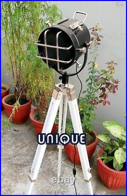 Handmade Floor Lamp WithBlack Coating WithWooden Tripod Stand Studio Searchlight