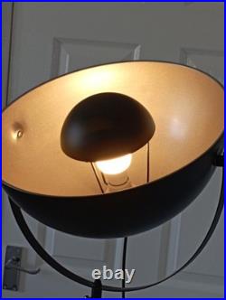 Industrial spotlight Black and Silver Floor lamp Industrial spotlight Black and Silver Floor lamp