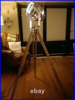 Retro Chic Floor Lamp Short Theatre Stage Spotlight LED Wooden Tripod
