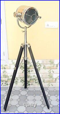 Retro Spot Search Light on Tripod Classic Metal Floor Lamp for Studio Reading