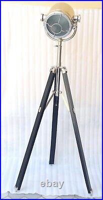 Retro Spot Search Light on Tripod Classic Metal Floor Lamp for Studio Reading