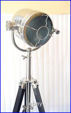 Retro Spot Search Light on Tripod Classic Metal Floor Lamp for Studio Reading
