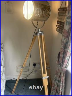 Tripod Spotlight Floor Lamp Fully Functional, Extendable