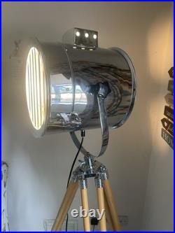 Tripod Spotlight Floor Lamp Fully Functional, Extendable