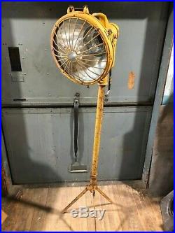 Vintage Crouse Hinds Yellow 14 Spot Light 75T Floor Lamp Genuine MDR-14 Tripod